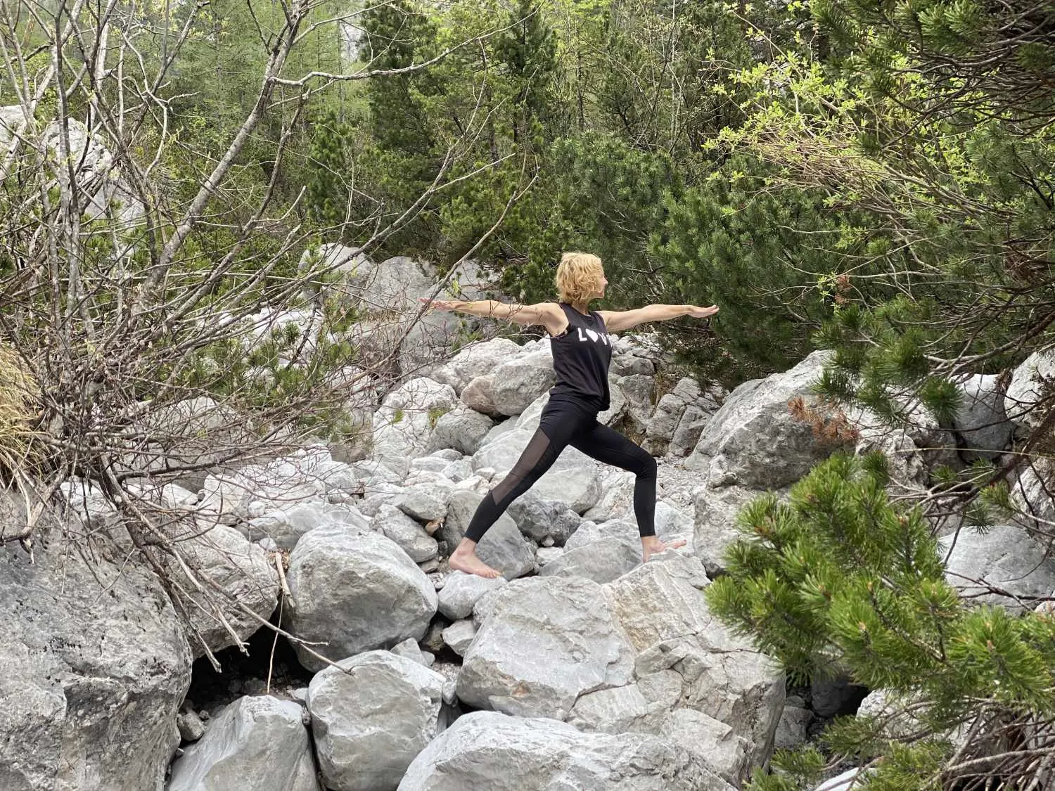 Yogaübung am See